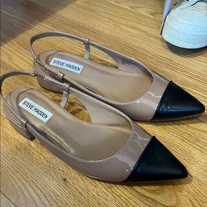 Steve Madden Tan and Black Flats with Cap Toe